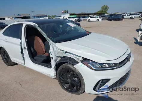 2025 Volkswagen Jetta 1.5T Sel from USA, damaged, VIN 3VWGX7BU5SM061831